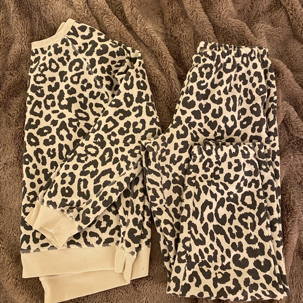 Leopard print sweatsuit